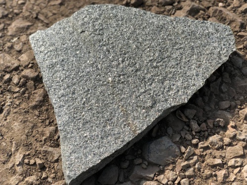 Плитняк златолит Уральский для цоколя, отмостки купить в Ульяновске