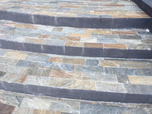 Плитка из Златолита Уральского для лестницы купить в Ульяновске