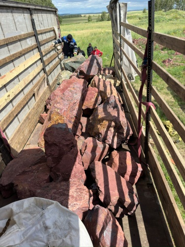 Ландшафтные глыбы красно-фиолетовые 200-1000 килограмм купить в Ульяновске