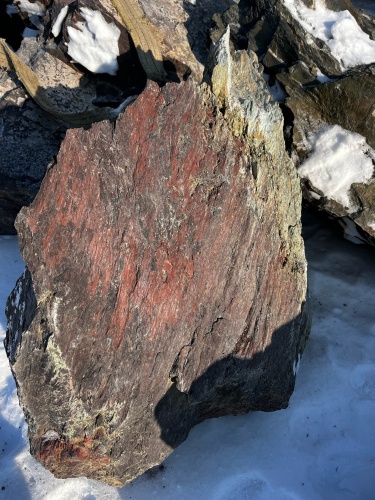 Ландшафтные глыбы красно-фиолетовые 200-1000 килограмм купить в Ульяновске