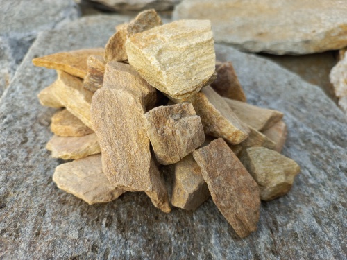 Златолит жёлтый декоративная каменная крошка купить в Ульяновске