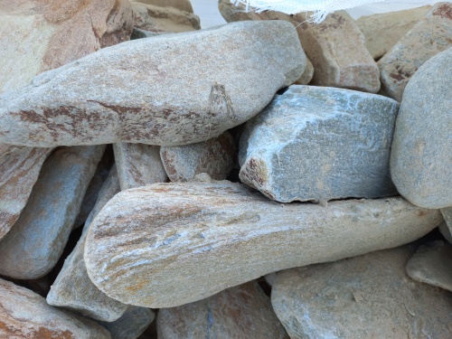 Златолит жёлтый, жёлто-зелёный глыбки и валуны для ланшафтного дизайна купить в Ульяновске