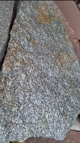 Плитняк златолит серебристый для цоколя, отмостки купить в Ульяновске