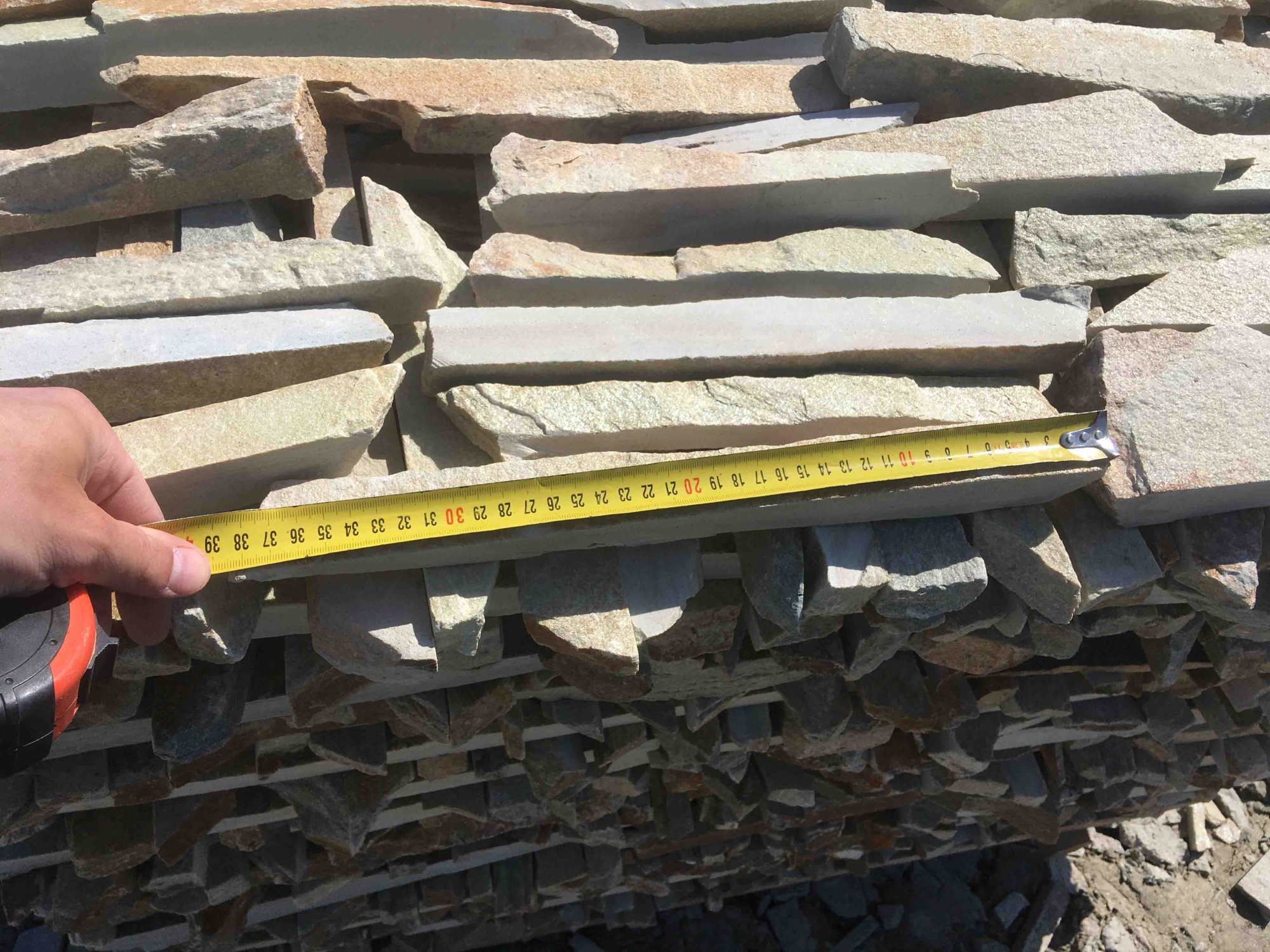 Горбушка златолит золотистый для облицовки купить в Ульяновске