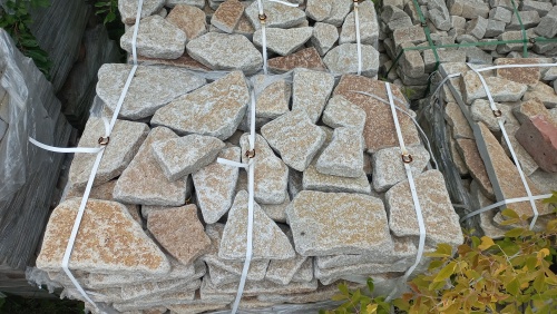 Гранитный плитняк галтованный для парковки купить в Ульяновске