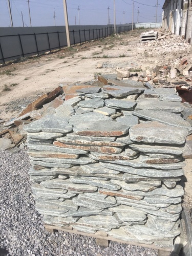 Златолит серебристый галтованный для лестниц купить в Ульяновске