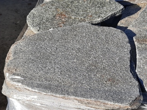 Златолит серебристый галтованный для лестниц купить в Ульяновске