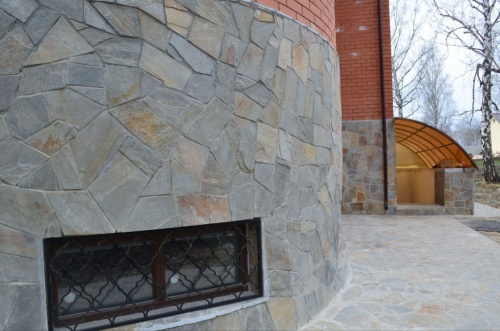 Плитняк златолит Уральский для цоколя, отмостки купить в Ульяновске